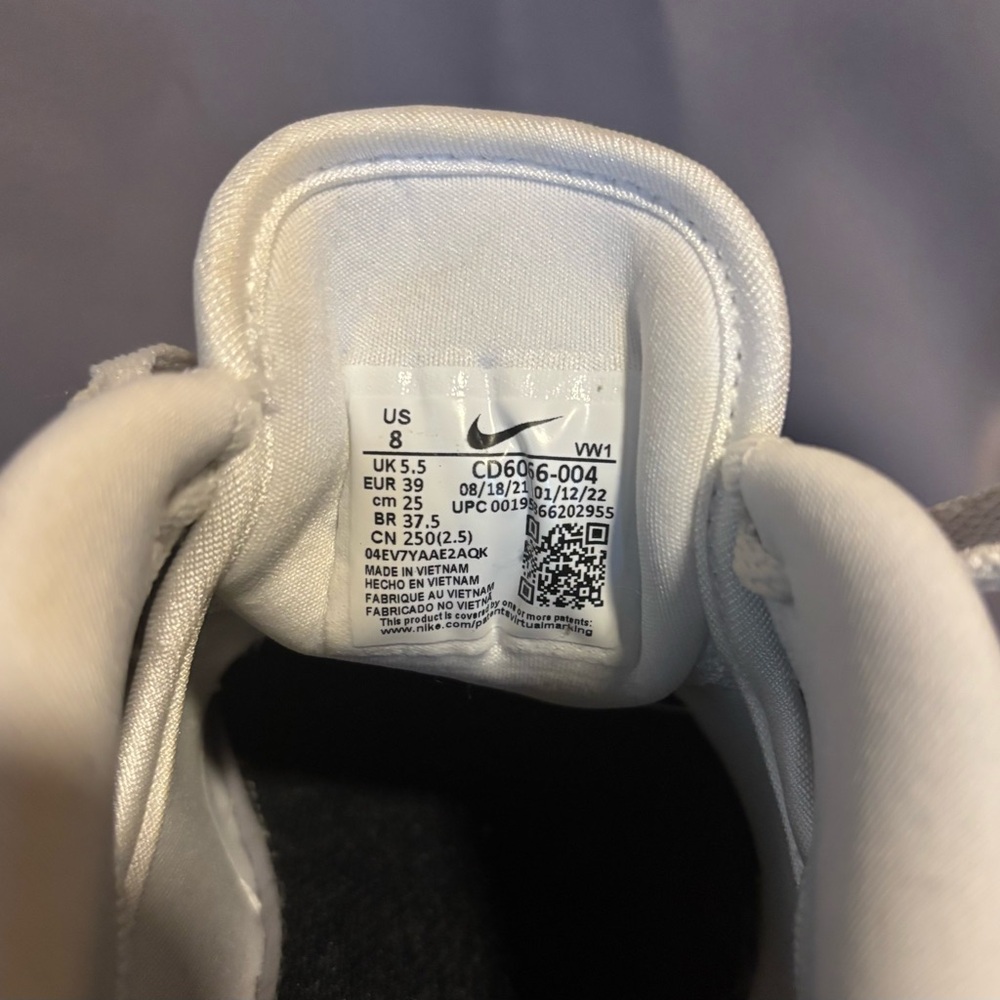 Nike Light Gray Sneakers with Pink Swoosh Golf shoe size 8 - Picture 5 of 7